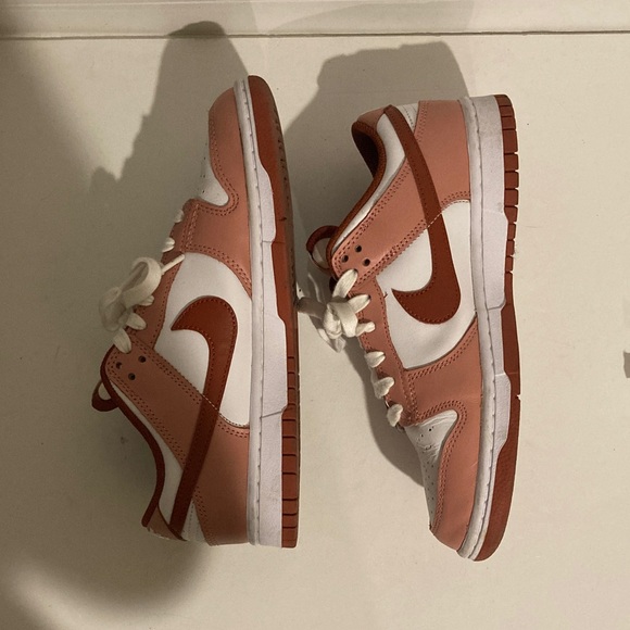 Nike Dunk Low "Red Stardust" sneakers - Picture 13 of 14